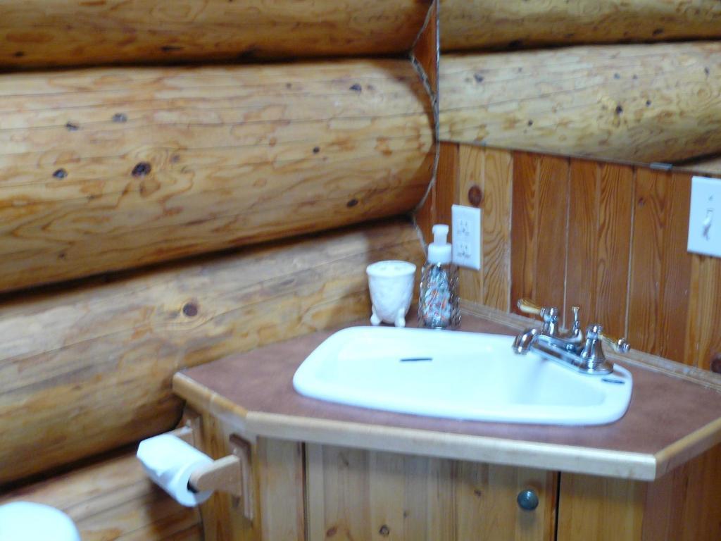 Hitching Post Resort Kelowna Chambre photo