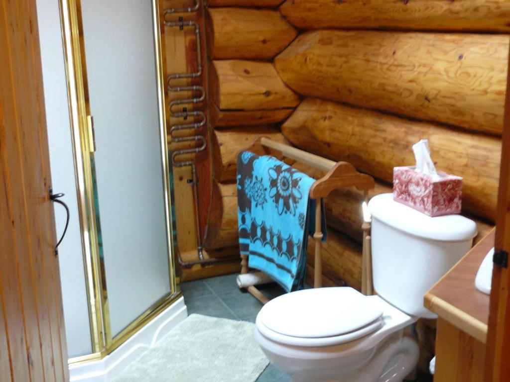 Hitching Post Resort Kelowna Chambre photo