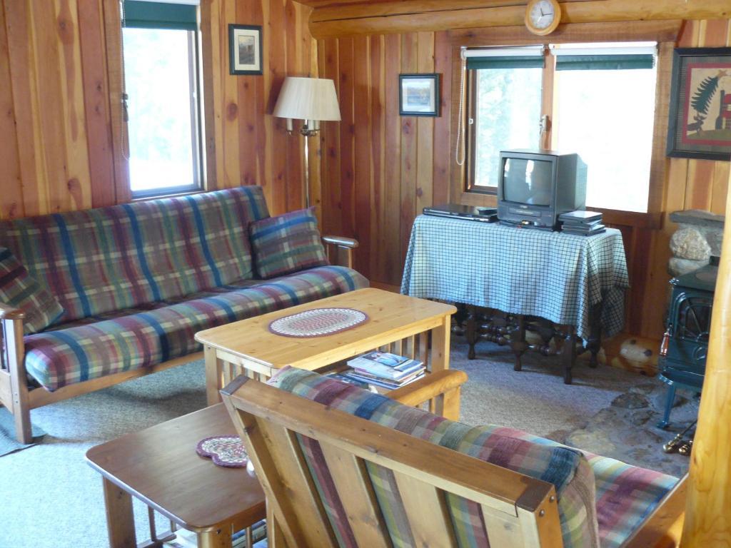 Hitching Post Resort Kelowna Chambre photo