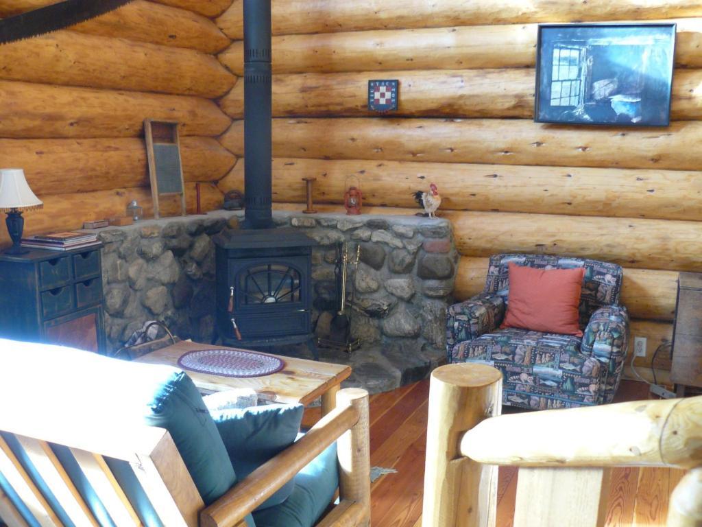 Hitching Post Resort Kelowna Chambre photo