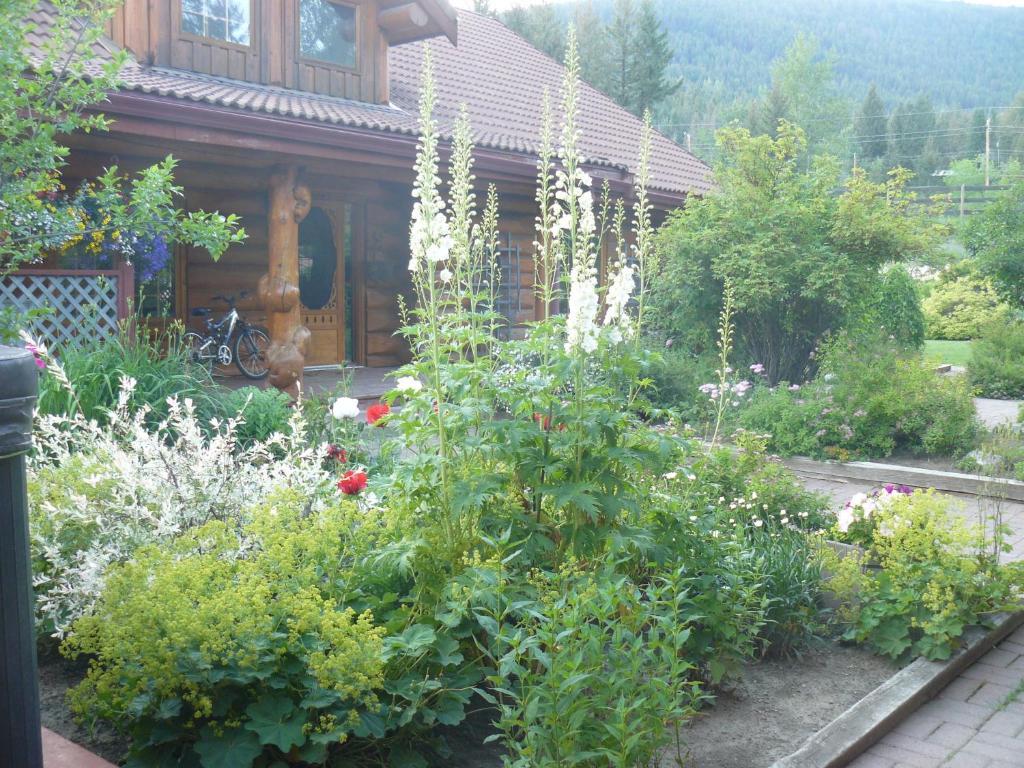 Hitching Post Resort Kelowna Extérieur photo