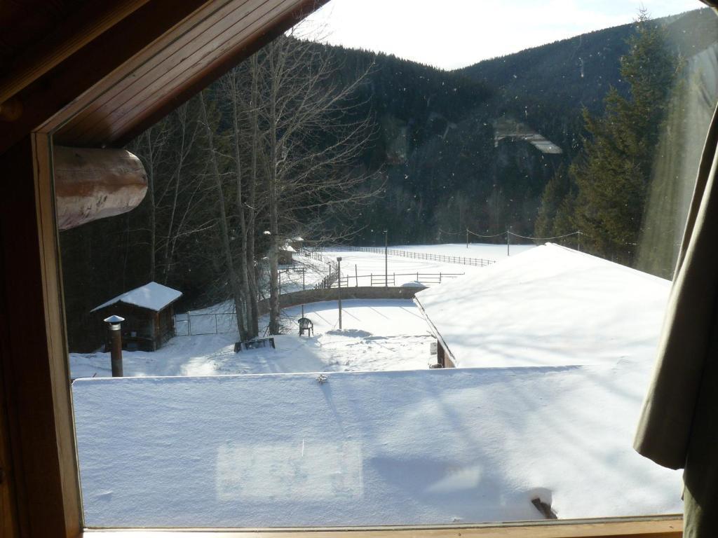 Hitching Post Resort Kelowna Chambre photo