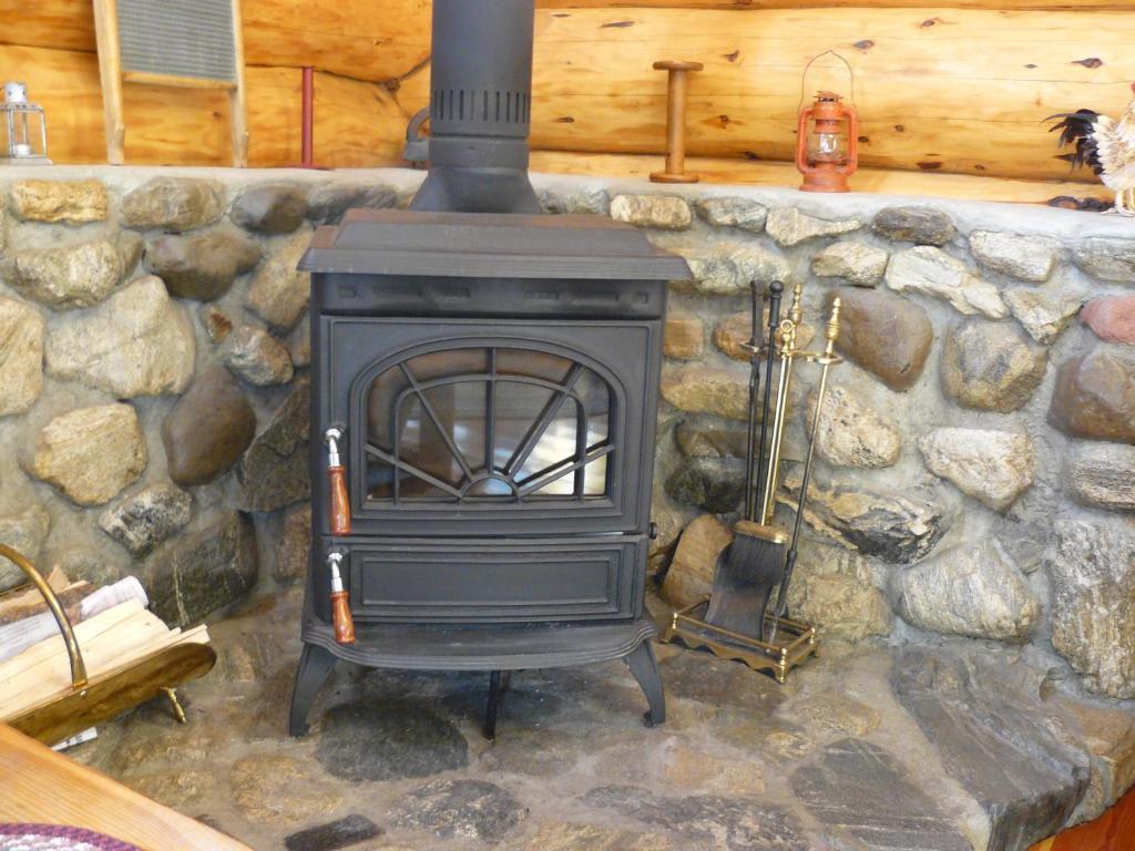 Hitching Post Resort Kelowna Extérieur photo