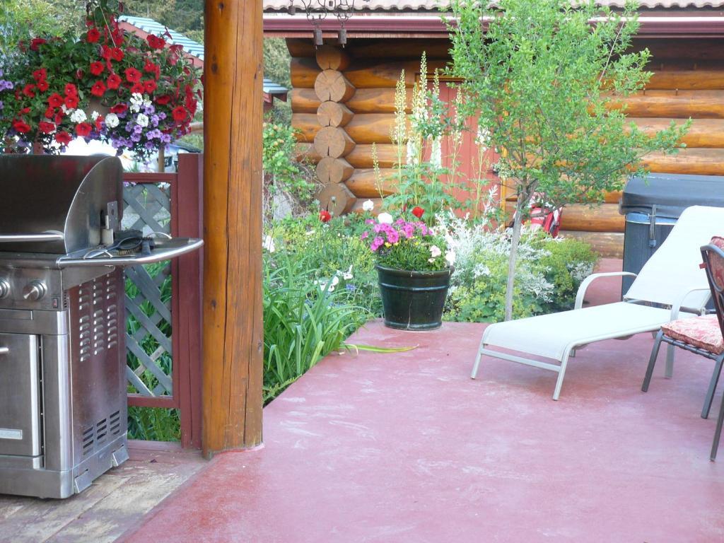 Hitching Post Resort Kelowna Chambre photo
