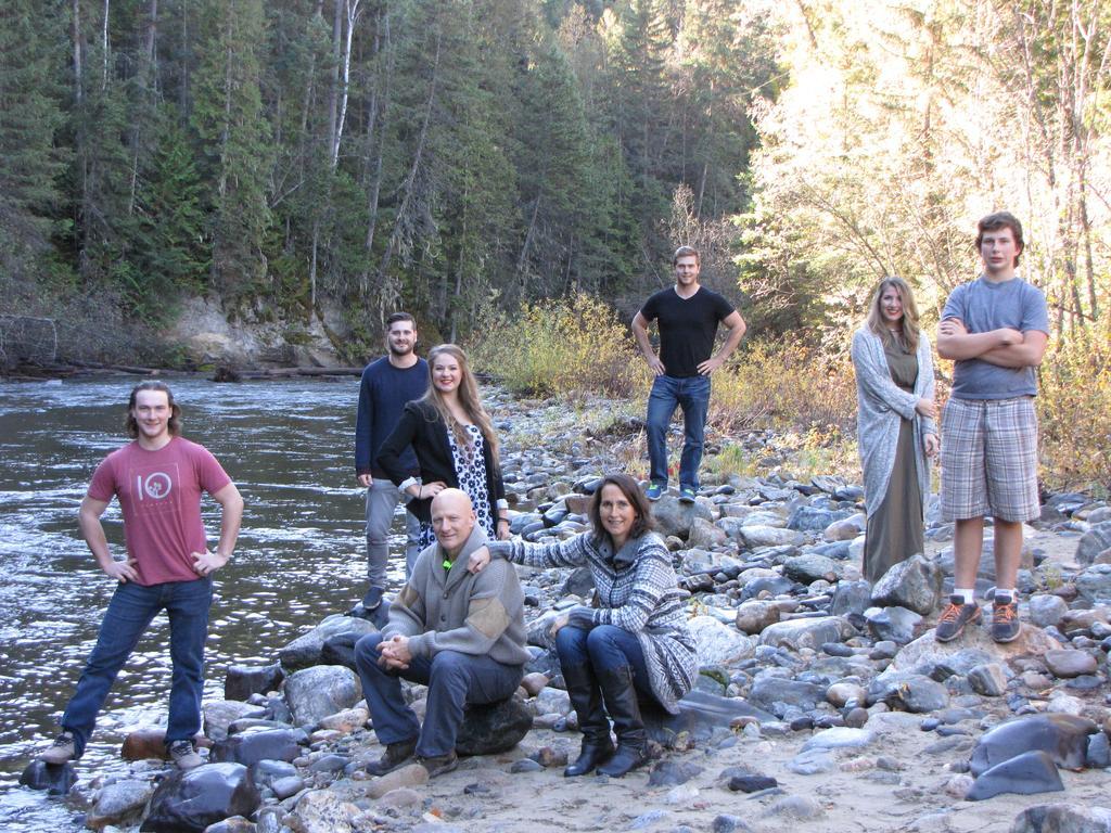 Hitching Post Resort Kelowna Extérieur photo