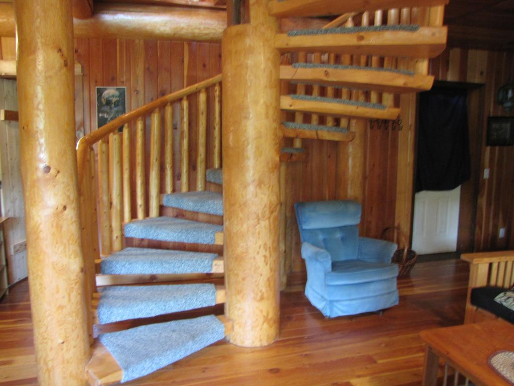 Hitching Post Resort Kelowna Extérieur photo