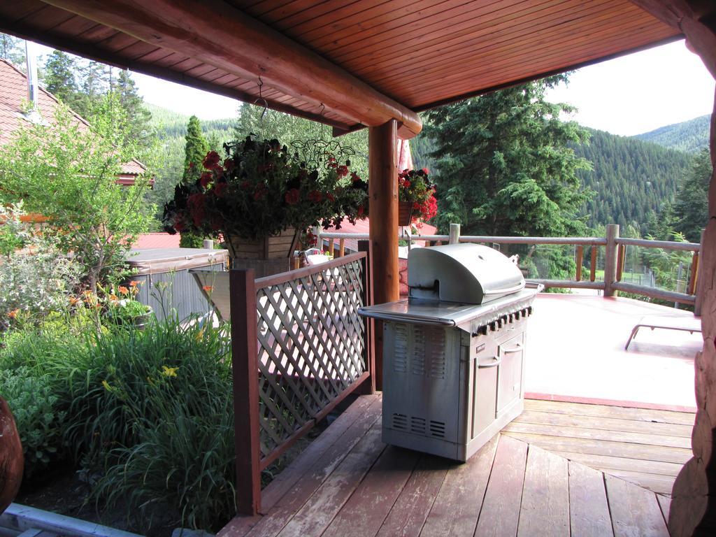 Hitching Post Resort Kelowna Extérieur photo